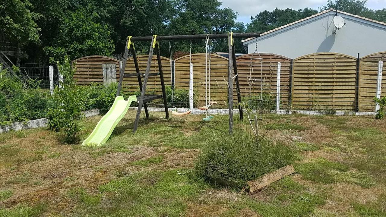 Maison Neuve Au Calme Avec Jardin Villa Gaillan-en-Medoc Exterior photo