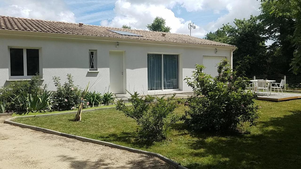 Maison Neuve Au Calme Avec Jardin Villa Gaillan-en-Medoc Exterior photo