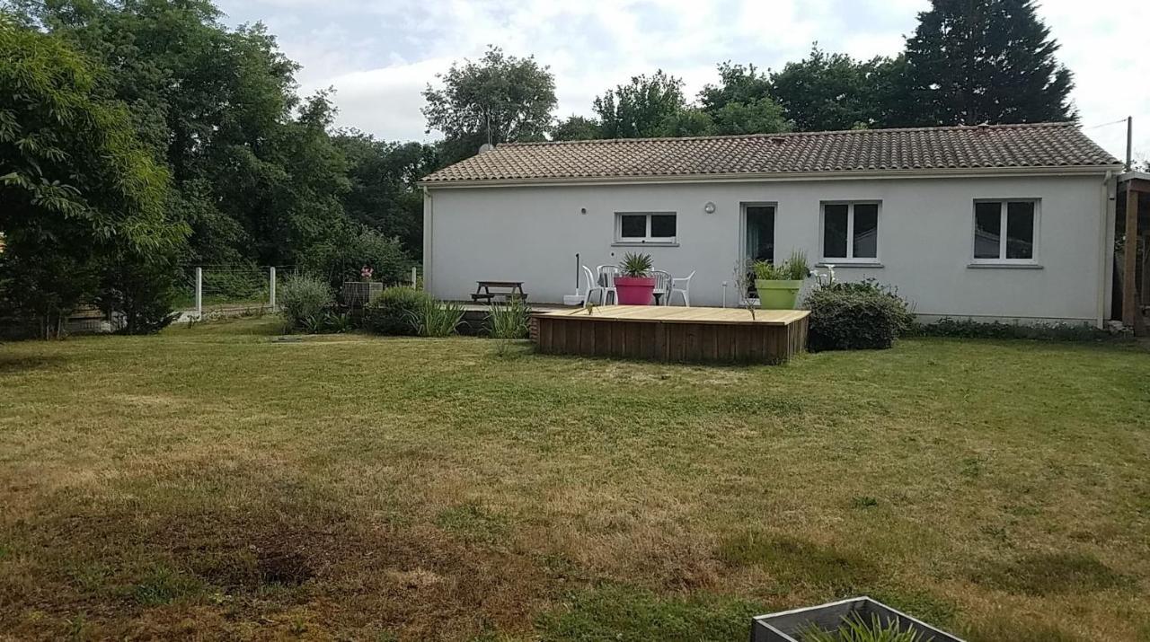 Maison Neuve Au Calme Avec Jardin Villa Gaillan-en-Medoc Exterior photo