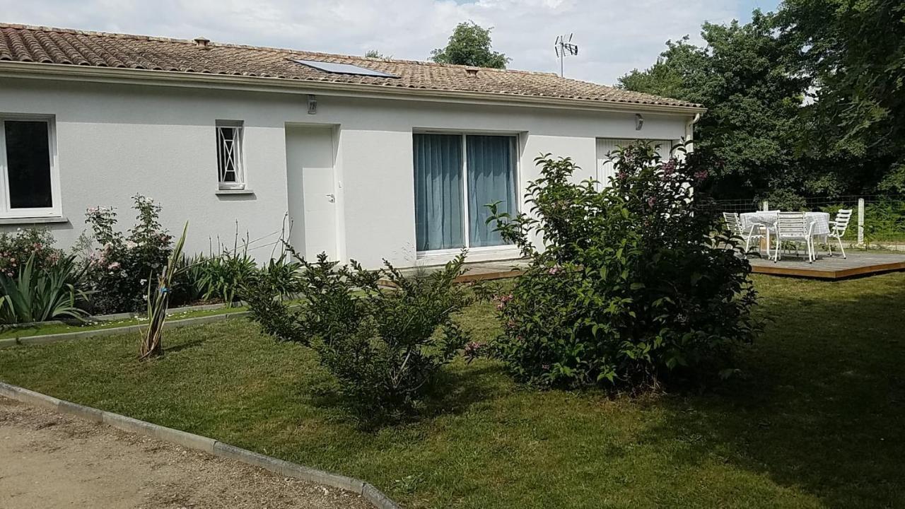 Maison Neuve Au Calme Avec Jardin Villa Gaillan-en-Medoc Exterior photo