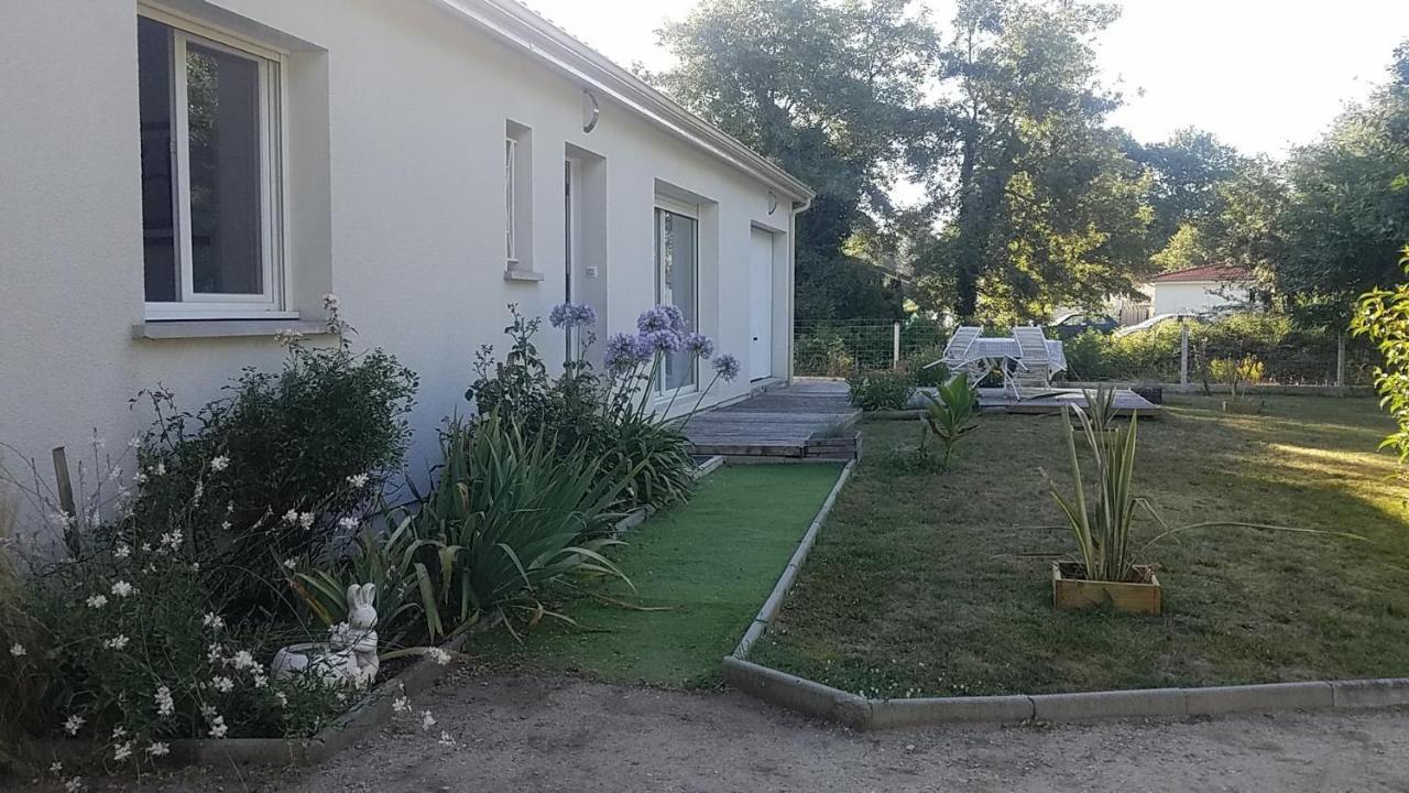 Maison Neuve Au Calme Avec Jardin Villa Gaillan-en-Medoc Exterior photo