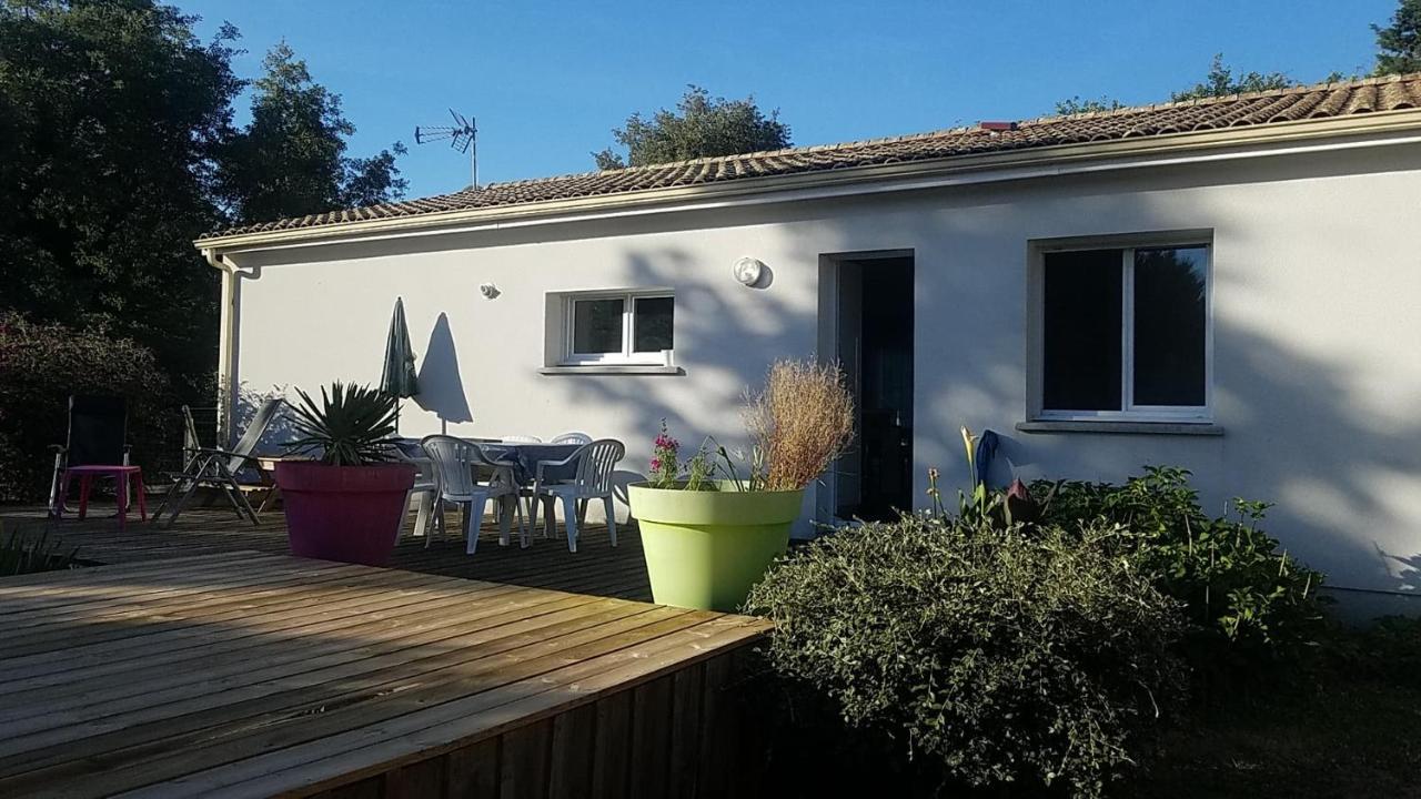 Maison Neuve Au Calme Avec Jardin Villa Gaillan-en-Medoc Exterior photo